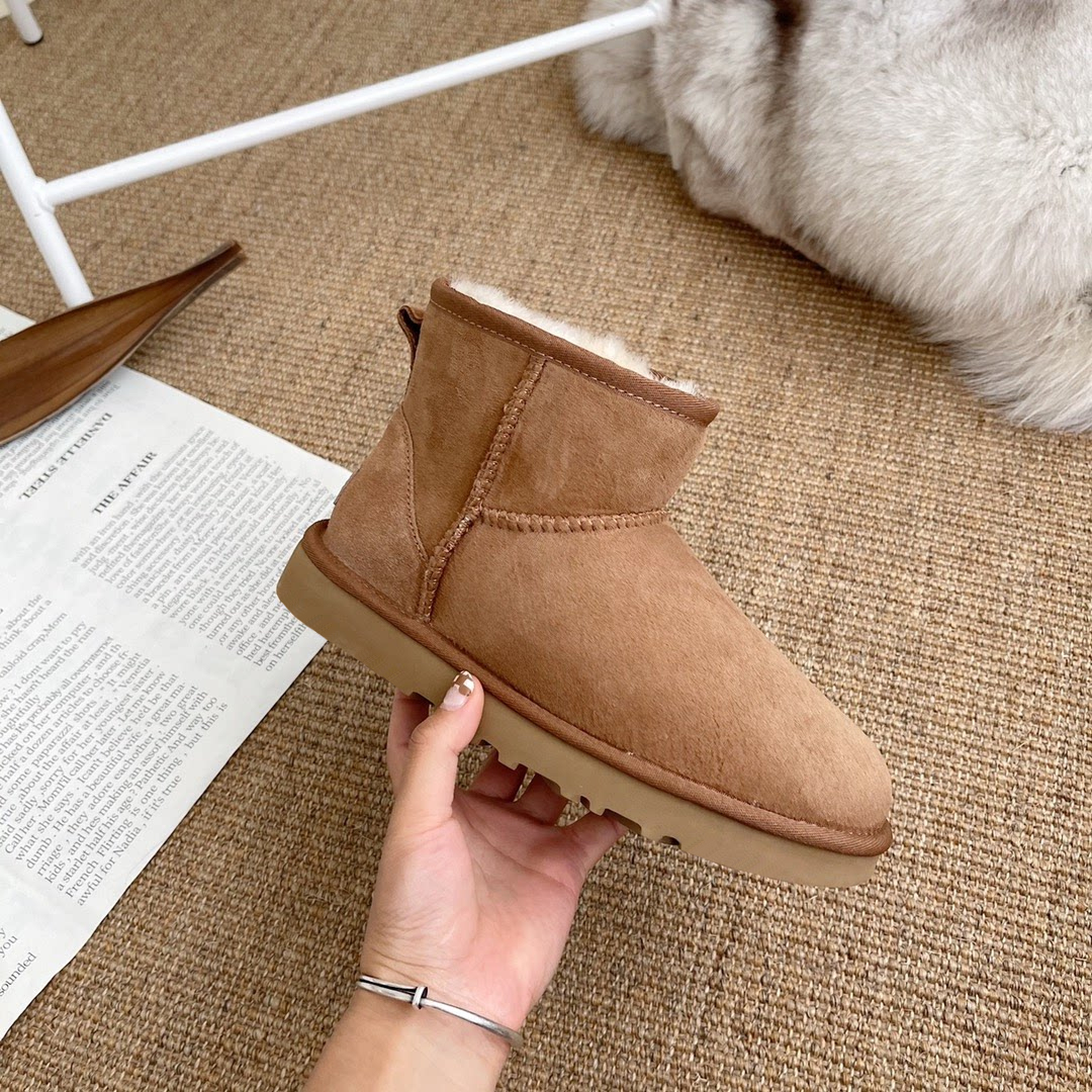 UGG1910 클래식 마이크로 부츠